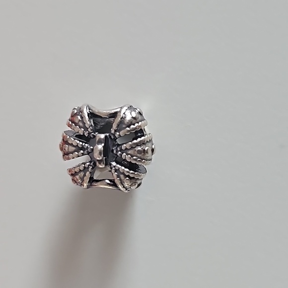 Pandora crown charm - Picture 2 of 3